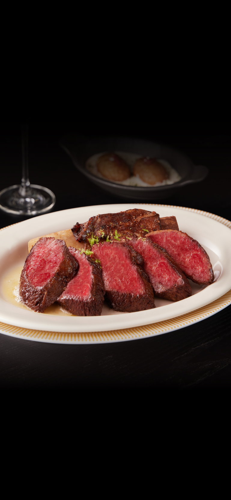 帶骨酥烤牛小排