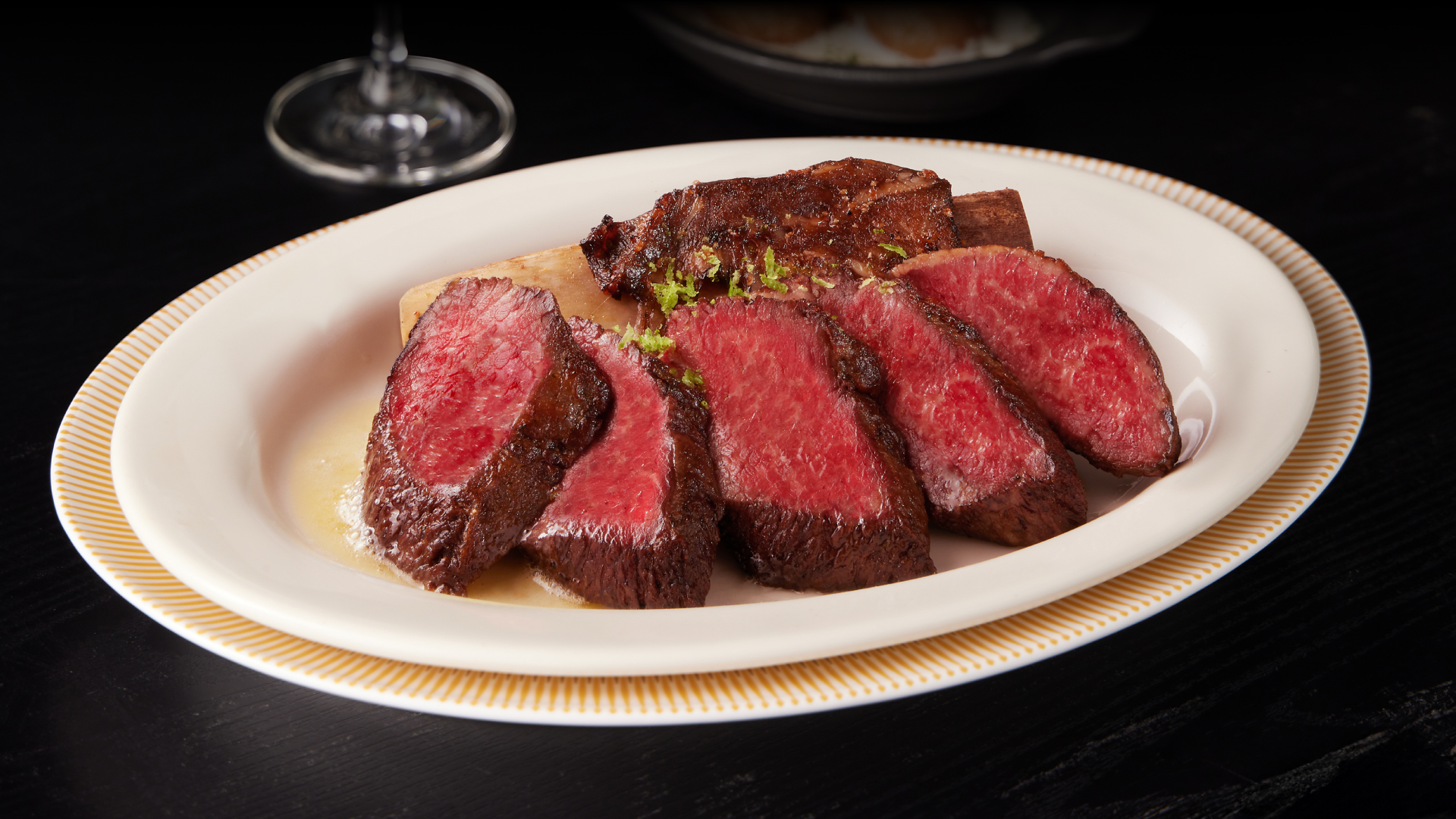 帶骨酥烤牛小排